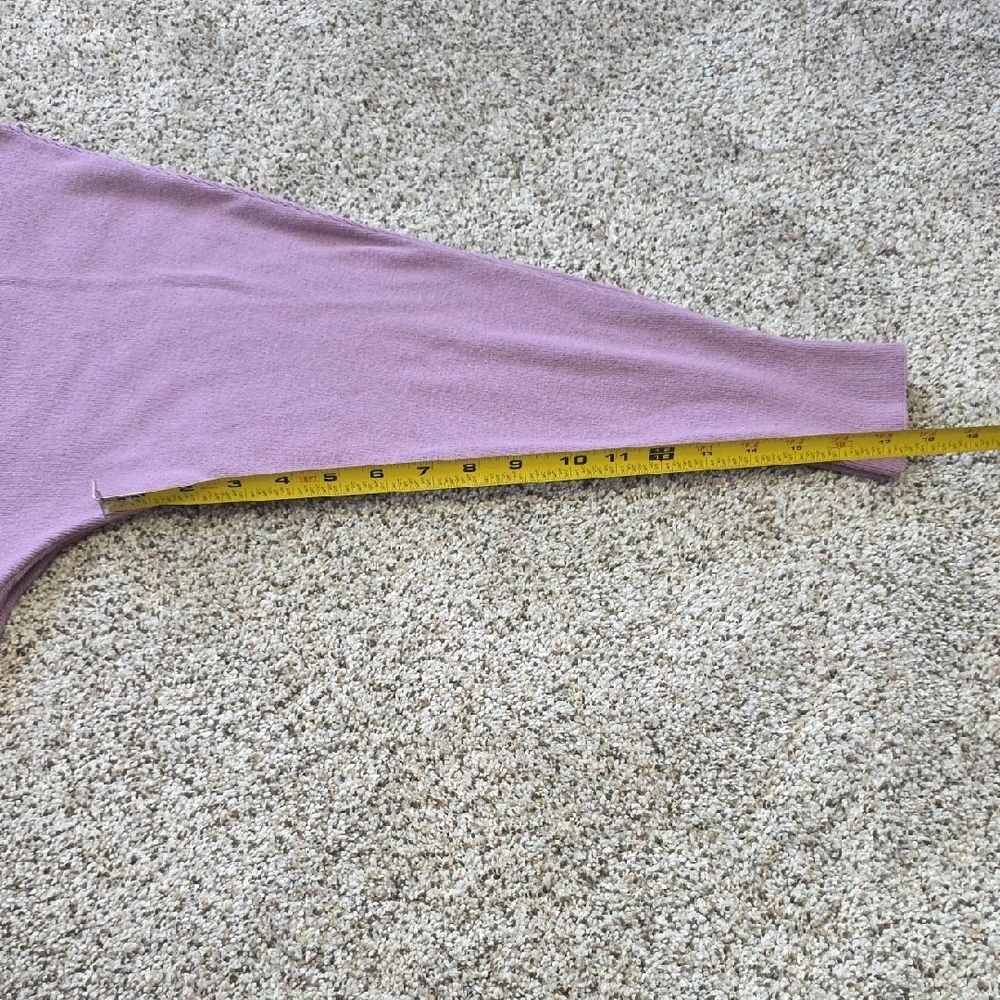 Elegant Lavender V-Neck Sweater - Picture 6 of 9